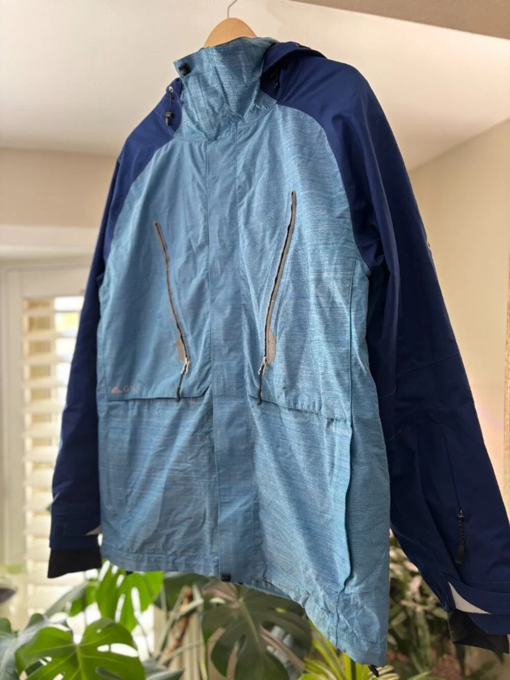: ⁠686 GLCR Hydra Thermagraph Ski Snowboard Jacket Mens L Blue Waterproof⁠